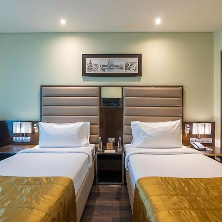 Vivanta Hyderabad, Begumpet Exteriér fotografie Deluxe Room