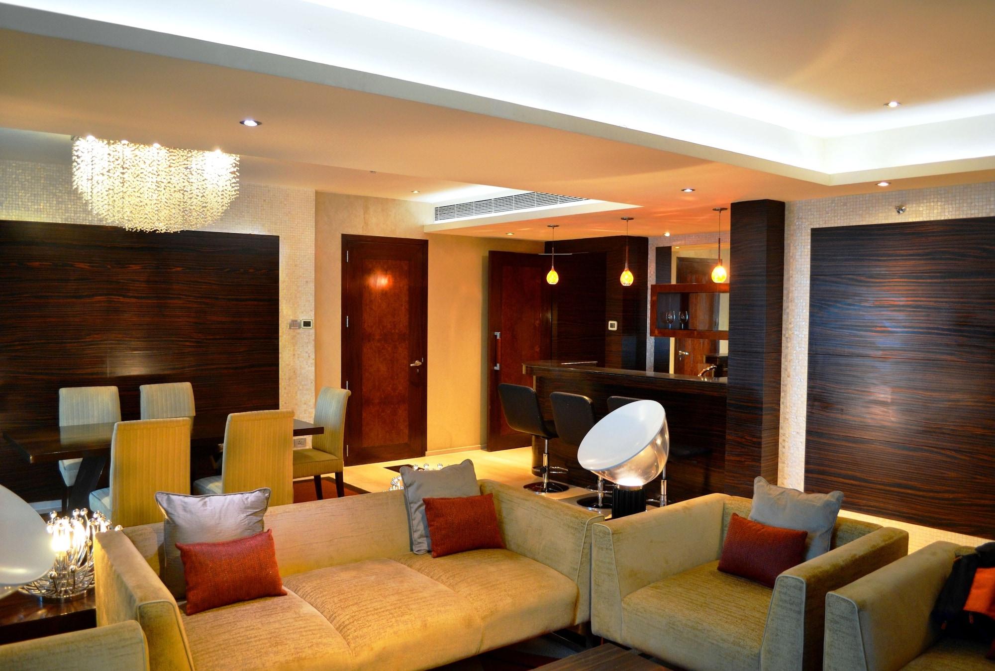 Vivanta Hyderabad, Begumpet Exteriér fotografie The interior of a suite at the hotel