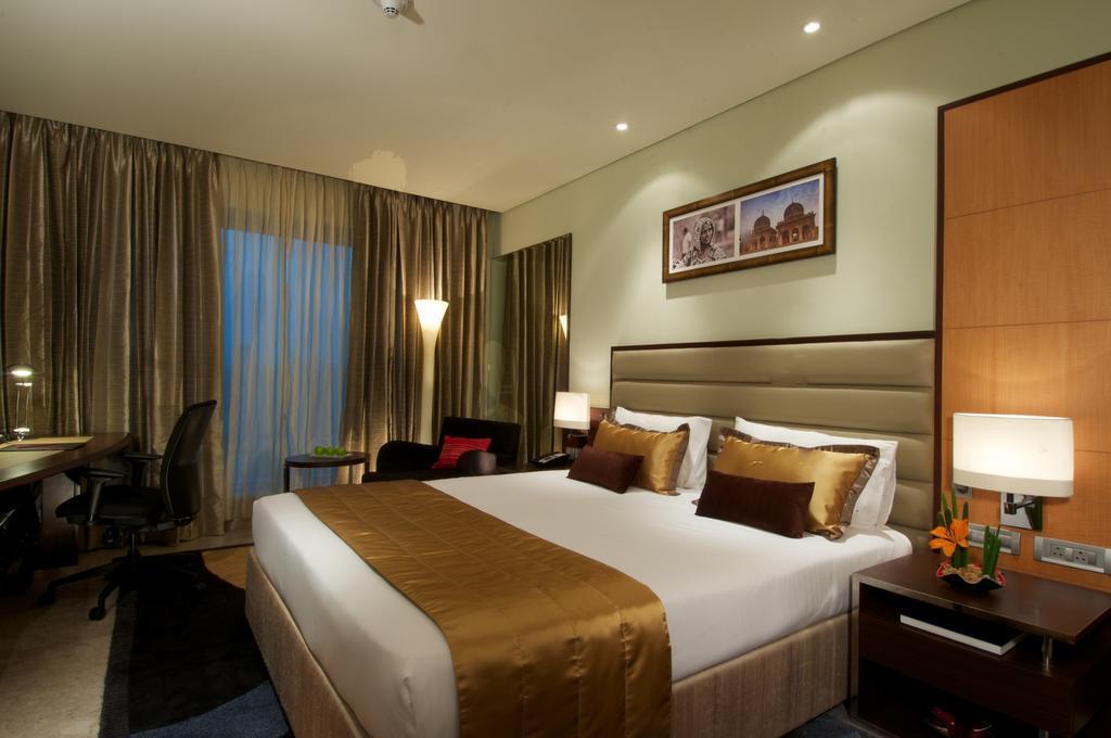 Vivanta Hyderabad, Begumpet Exteriér fotografie A room at the Taj Bengal