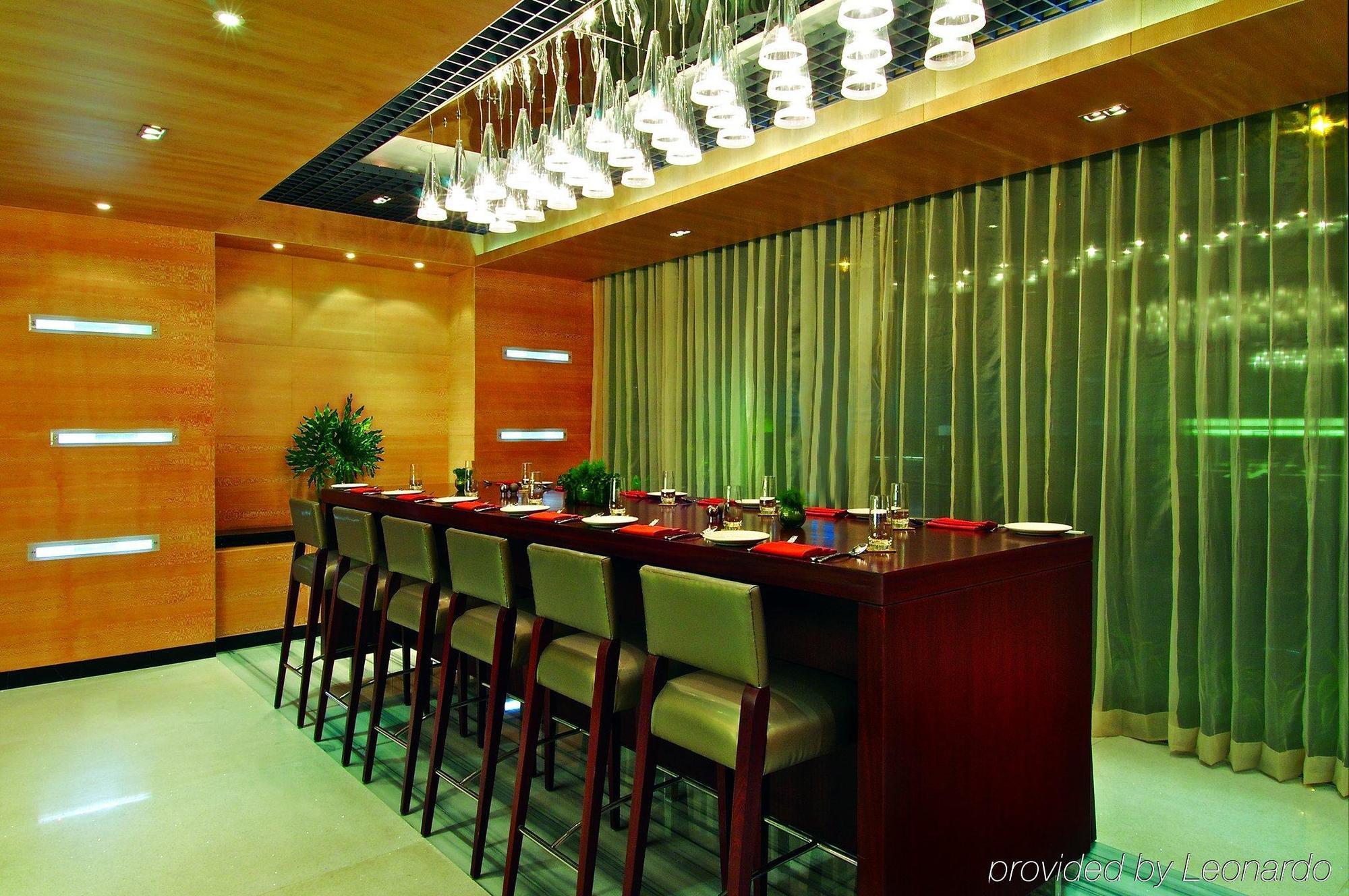 Vivanta Hyderabad, Begumpet Zařízení fotografie A restaurant in China