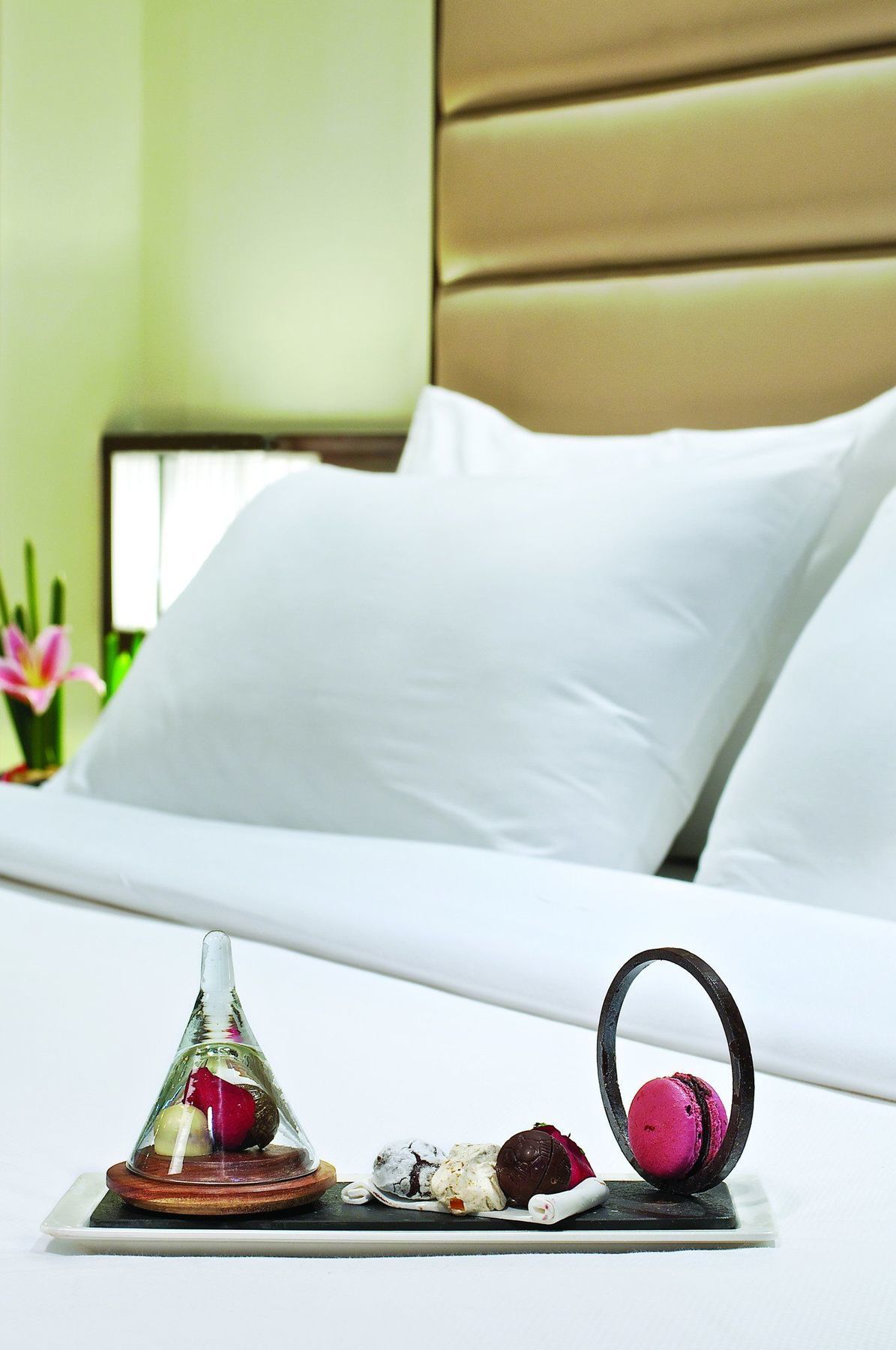 Vivanta Hyderabad, Begumpet Pokoj fotografie Pillows on a bed