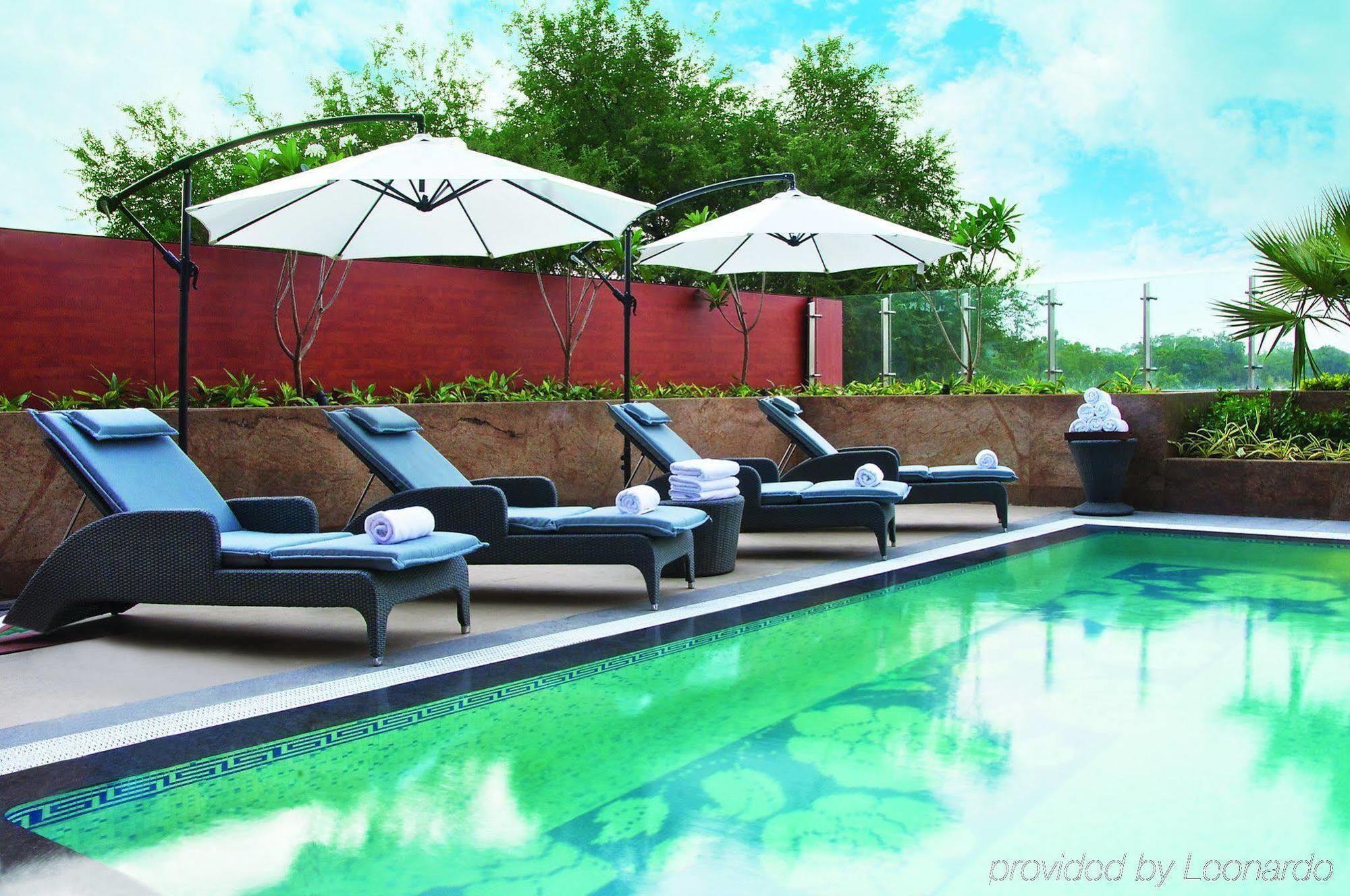 Vivanta Hyderabad, Begumpet Zařízení fotografie The pool at the hotel