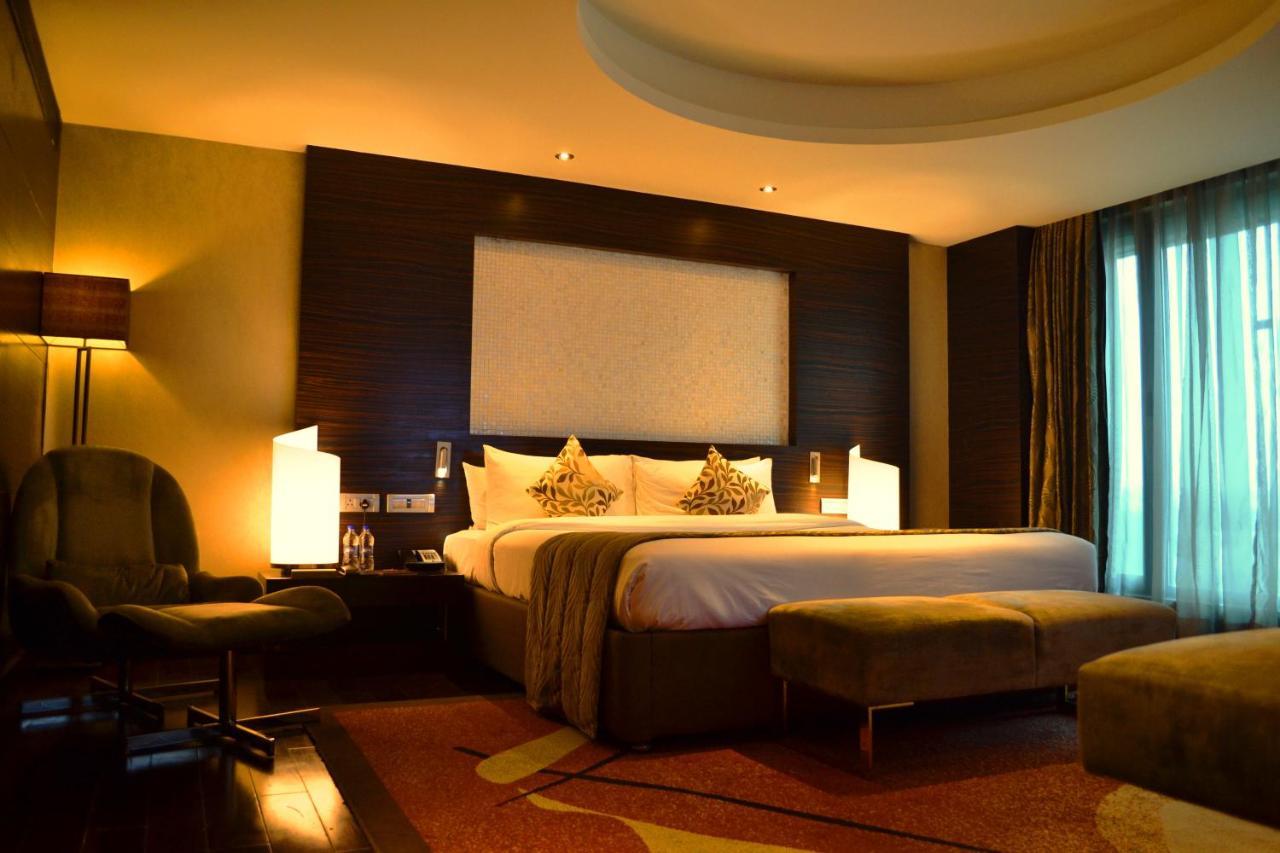 Vivanta Hyderabad, Begumpet Exteriér fotografie
